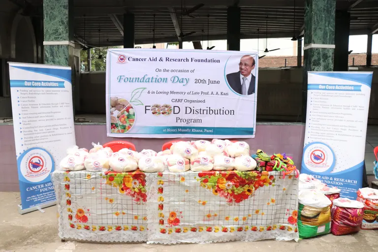 Food distribution photo gallery cover